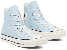 (W) チャック70 ハイ "花刺繍シャンブレーブルー" 570917C Lookbook (W) チャック70 ハイ "花刺繍シャンブレーブルー" 570917C