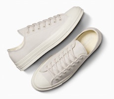 Converse Chuck 70 OX Sepatu Kasual Abu-Abu Gray A09820C Shop Converse Chuck 70 OX Sepatu Kasual Abu-Abu Gray A09820C