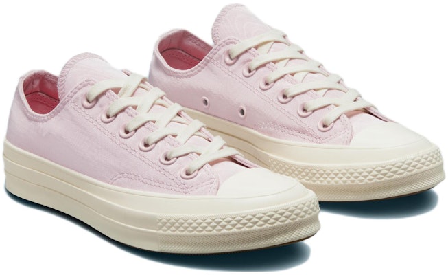 (W) Converse Chuck Taylor All Star 1970-an Satin A00889C Lookbook (W) Converse Chuck Taylor All Star 1970-an Satin A00889C