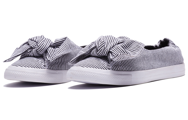 Lookbook (W) Converse Chuck Taylor All Star 'Hitam Putih' 560673C