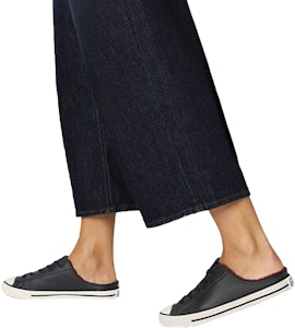 (W) Converse Chuck Taylor All Star Dainty Mule Slip 'Black Currant' Wanita 569546C Sizing (W) Converse Chuck Taylor All Star Dainty Mule Slip 'Black Currant' Wanita 569546C