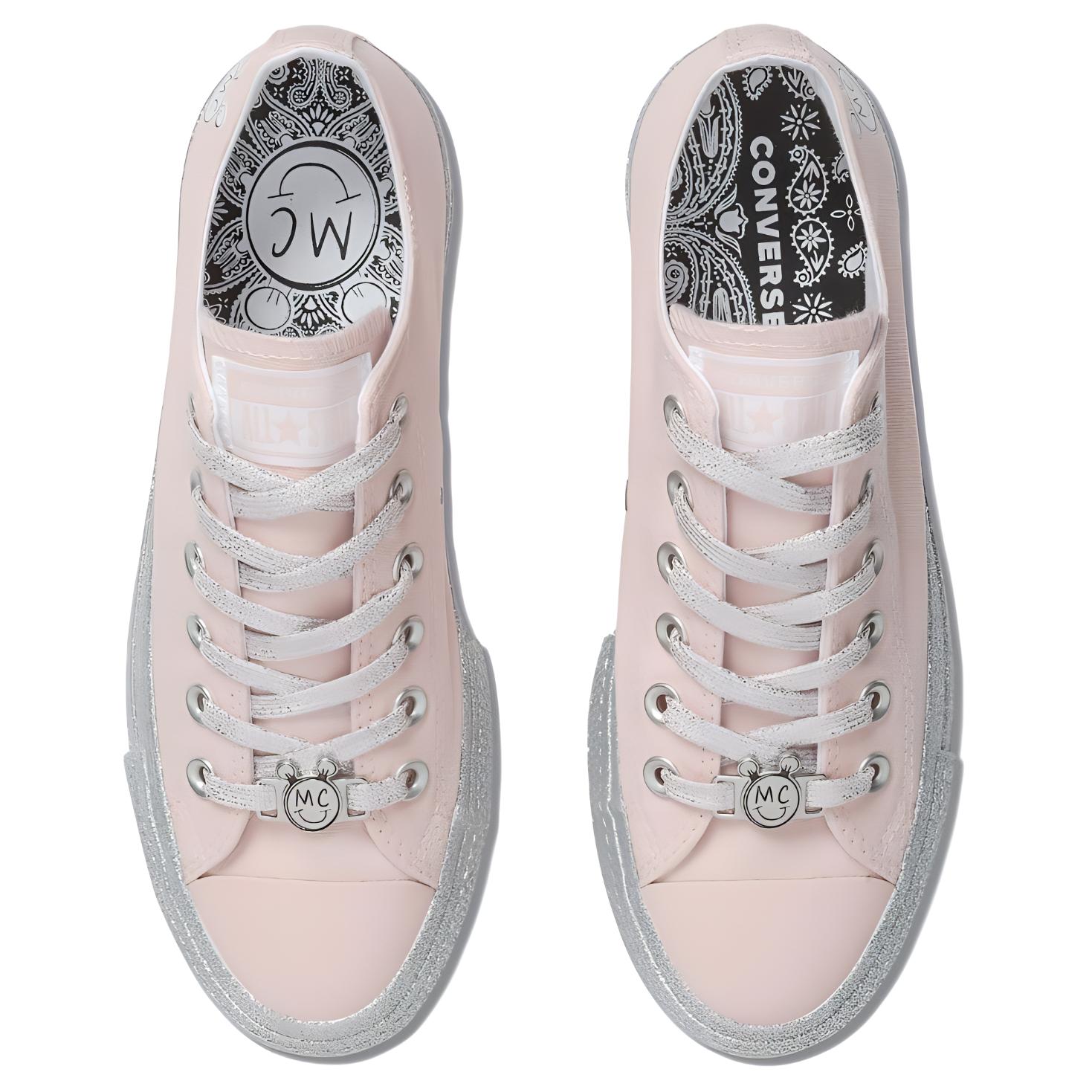 Lookbook (W) 匡威Chuck Taylor All Star厚底低帮Miley Cyrus粉色款 562237C