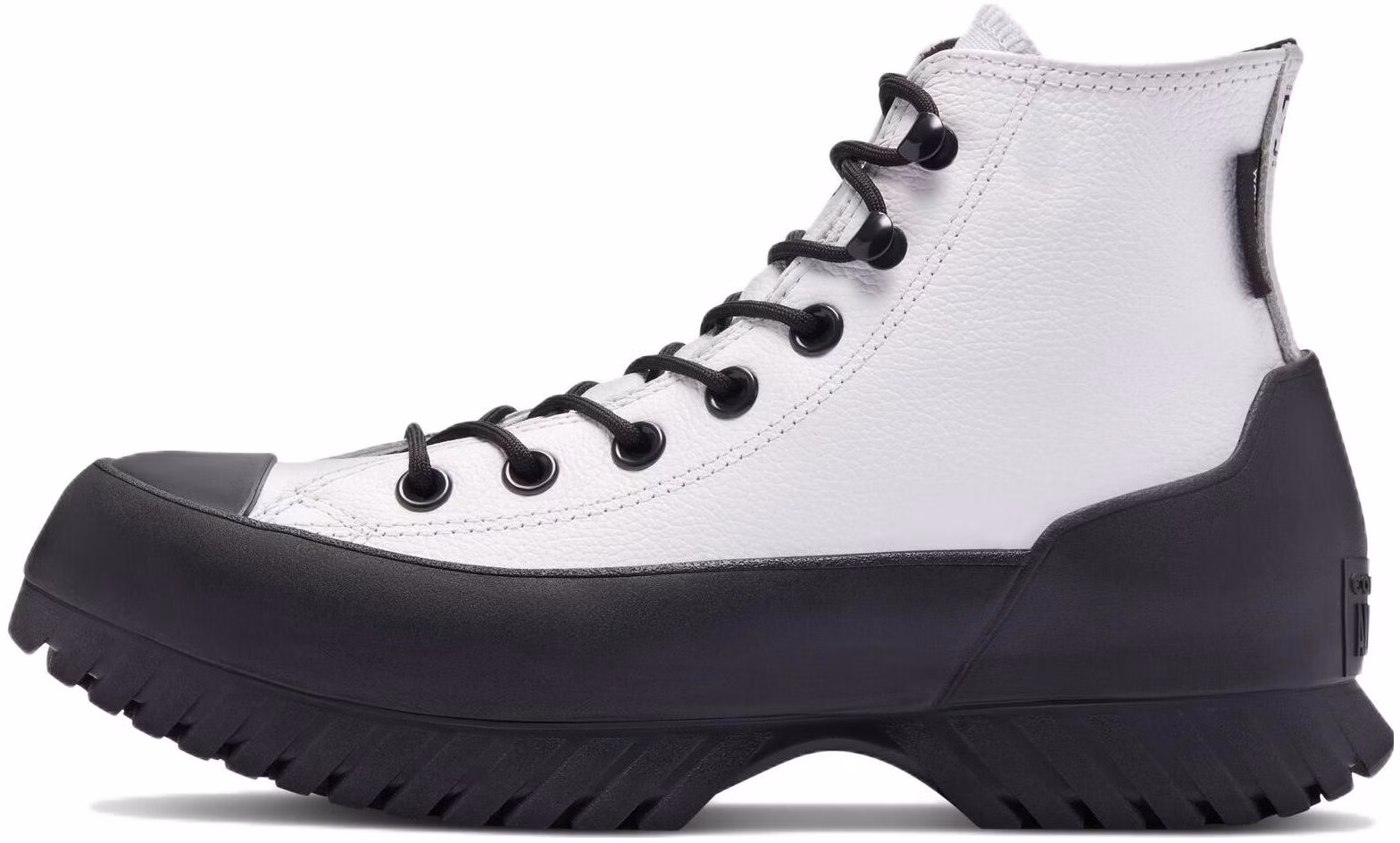 converse-chuck-taylor-all-star-lugged-winter-2-0-high-white-black-women