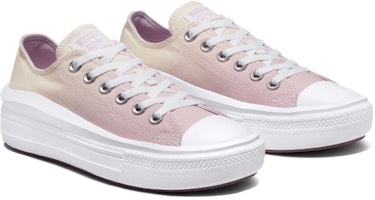 (W) Converse Chuck Taylor All Star Move Low 'Ombre - Ungu Pucat' 572897C Lookbook (W) Converse Chuck Taylor All Star Move Low 'Ombre - Ungu Pucat' 572897C