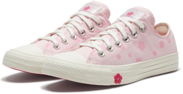 (W) Converse Chuck Taylor All Star Ox 'Valentine' Edisi Spesial 567101C Lookbook (W) Converse Chuck Taylor All Star Ox 'Valentine' Edisi Spesial 567101C
