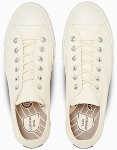 (W) 컨버스 척 테일러 로우탑 캔버스 스니커즈 오프화이트 더패션브랜드 31313000 Lookbook (W) 컨버스 척 테일러 로우탑 캔버스 스니커즈 오프화이트 더패션브랜드 31313000