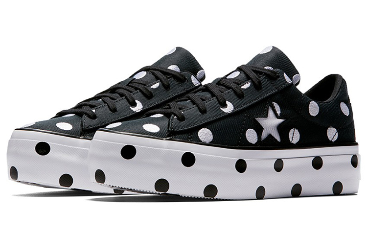 Lookbook (W) Converse One Star Platform Ox ''Zwart Wit'' 560695C