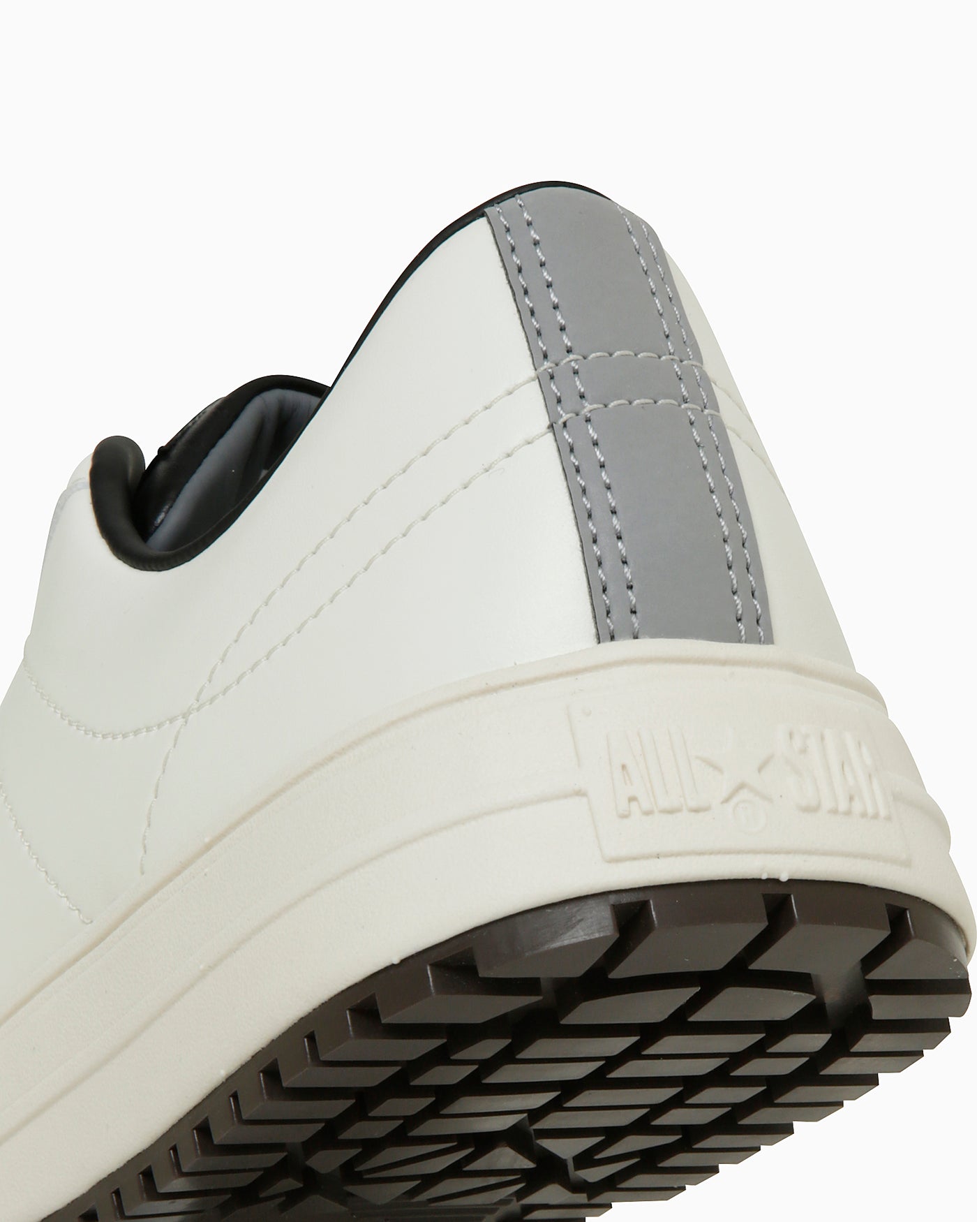 Sizing (W) Converse One Star Pro Sepatu Skate Hitam/Putih 33701751