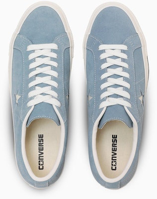 (W) 匡威 One Star 黑色绒面低帮休闲鞋 35200863 Lookbook (W) 匡威 One Star 黑色绒面低帮休闲鞋 35200863