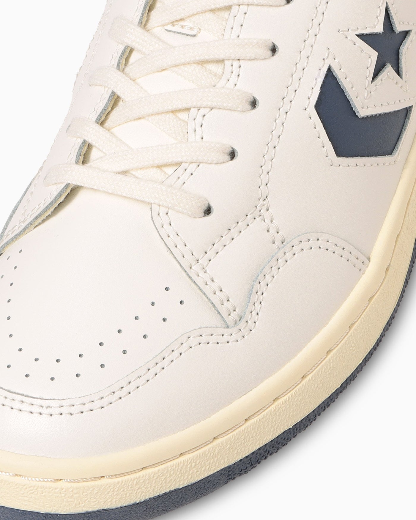 Details for (W) Converse Weapon CC Ox Sneakers Putih/Navy 34201950