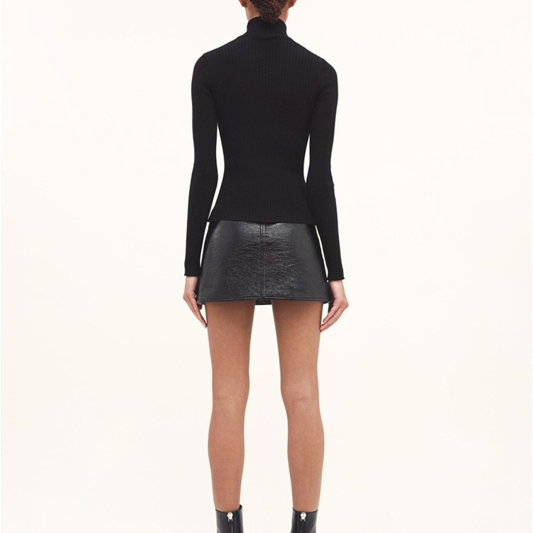 Shop (W) Courrèges 高领修身纯色针织毛衣. PERMPU022FI00019999