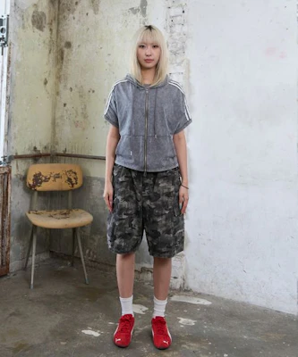 (W) 奶油苏打LAB四色线条短款短袖拉链连帽衫灰色 CHZZ41S075 Lookbook (W) 奶油苏打LAB四色线条短款短袖拉链连帽衫灰色 CHZZ41S075
