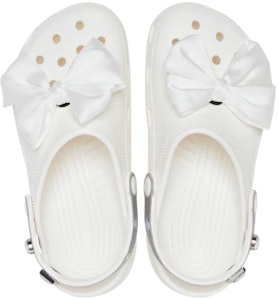 Crocs卡樂駕 蝴蝶結 圓頭厚底 舒適輕便 洞洞鞋 女款 白色 Shop Crocs卡樂駕 蝴蝶結 圓頭厚底 舒適輕便 洞洞鞋 女款 白色