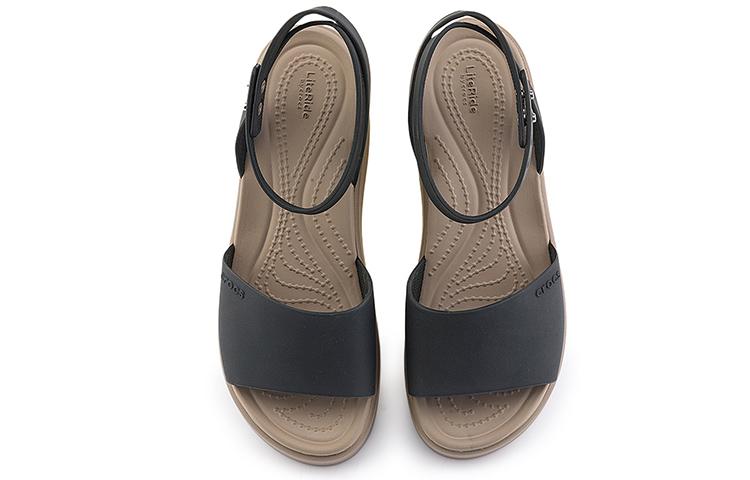 Shop Crocs卡羅奇 布魯克林一字帶坡跟涼鞋 女款 黑