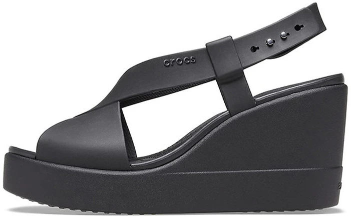 women-crocs-brooklyn-cozy-non-slip-sports-black-sandals-206222-060