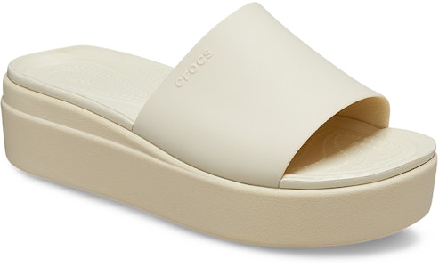 (W) Crocs Brooklyn Slide 'Putih Beige' 208728-2Y2 Lookbook (W) Crocs Brooklyn Slide 'Putih Beige' 208728-2Y2