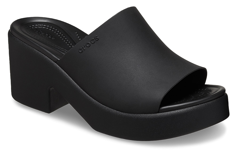 Shop Crocs卡駱馳 布魯克林系厚底海灘涼鞋 女款 黑