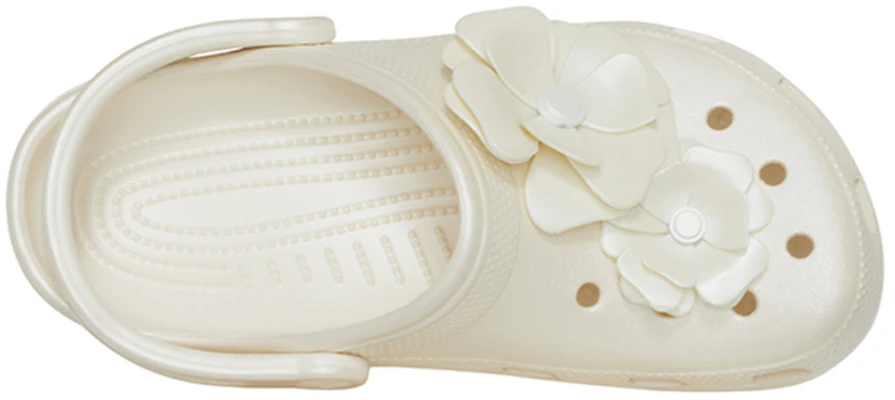 (W) Crocs Classic Clog 3D Bunga Putih Sandal 205587-159 Lookbook (W) Crocs Classic Clog 3D Bunga Putih Sandal 205587-159