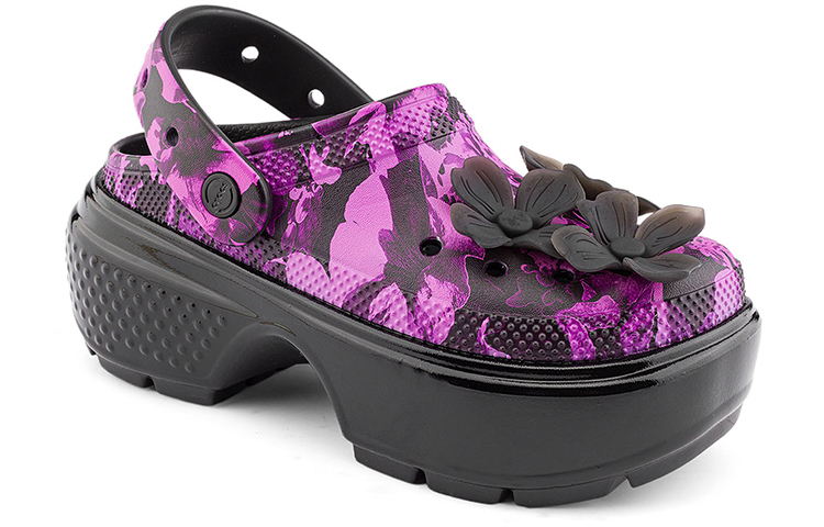 Lookbook Crocs卡骆驰 雪屋版印花亮演洞洞涼鞋女款 黑