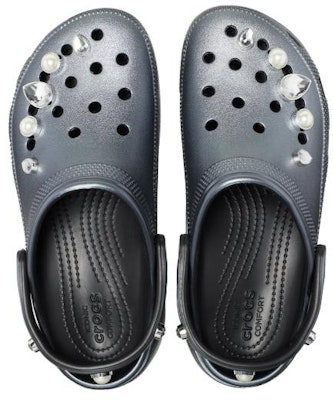 Crocs卡駱馳 經典雲朵 水晶珍珠 防滑耐磨 舒適百搭 洞洞鞋 女款 銀黑色 Lookbook Crocs卡駱馳 經典雲朵 水晶珍珠 防滑耐磨 舒適百搭 洞洞鞋 女款 銀黑色