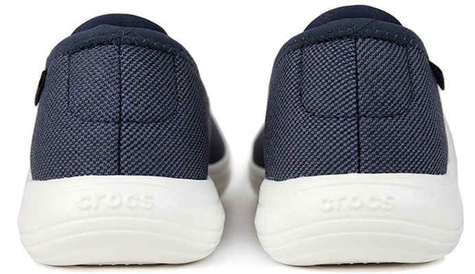 Crocs 舒適透氣 復古運動休閒鞋 女款 藍色 Lookbook Crocs 舒適透氣 復古運動休閒鞋 女款 藍色