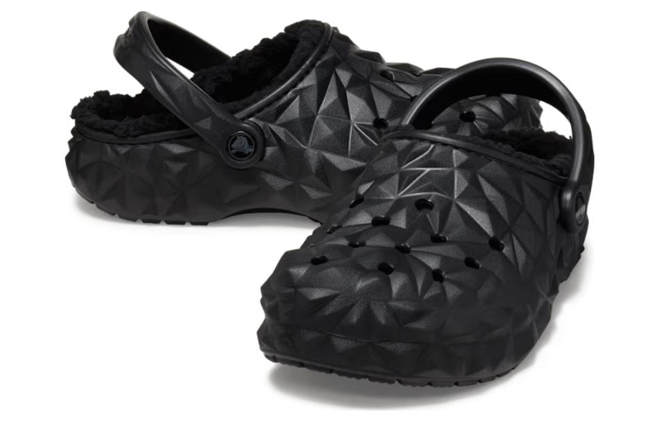 Shop (W) Kasut Crocs Classic Clog Geometri Berbulu 'Hitam' 210069-001