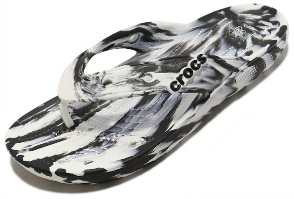 (W) Crocs Classic Marbled Sandal 'Hitam Putih' 207822-066 Lookbook (W) Crocs Classic Marbled Sandal 'Hitam Putih' 207822-066