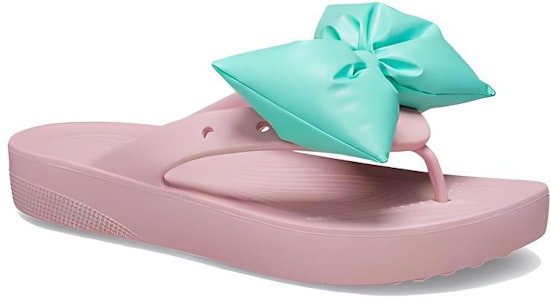 Crocs卡駱馳 經典雲朵蝴蝶結 防臭防滑快乾夾腳拖鞋 女款 粉色 Shop Crocs卡駱馳 經典雲朵蝴蝶結 防臭防滑快乾夾腳拖鞋 女款 粉色
