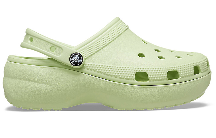 Lookbook 卡骆驰 Crocs 經典款拖鞋 女款 灰蒙綠