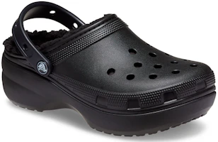 Shop Crocs卡駱馳 經典雲朵暖棉洞洞 運動拖鞋 女款 黑色