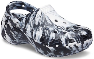(W) Crocs Classic Platform Marbled Clog 'Hitam Putih' 207176-066 Lookbook (W) Crocs Classic Platform Marbled Clog 'Hitam Putih' 207176-066