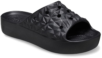 (W) Crocs Classic Platform Slides 'Hitam' 209564-001 Lookbook (W) Crocs Classic Platform Slides 'Hitam' 209564-001