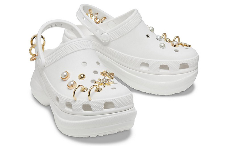 Shop (W) Sandali Crocs Clog Classic Outdoor Bianchi 207389-103