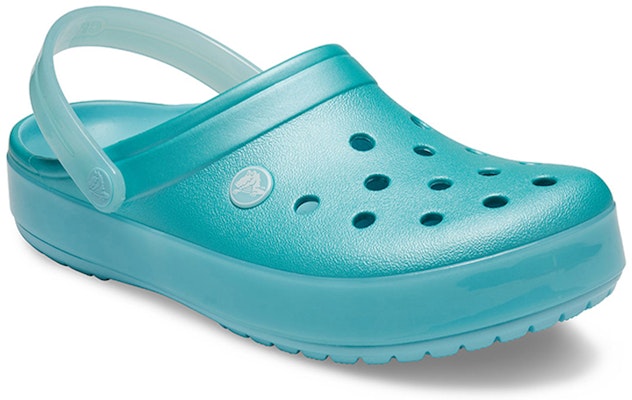 Crocs Crocband Ice Pop 簡約休閒洞洞涼鞋 女款 冰藍 Lookbook Crocs Crocband Ice Pop 簡約休閒洞洞涼鞋 女款 冰藍