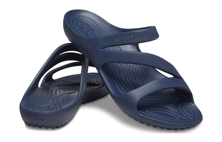 Shop (W) Crocs 深蓝色拖鞋 206756-410