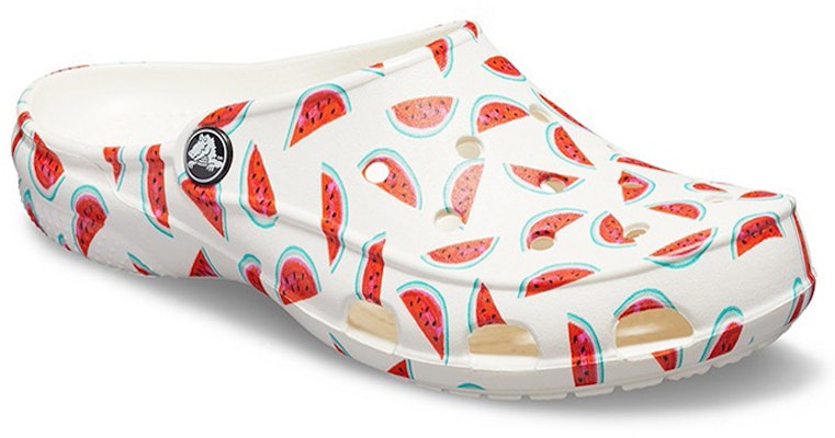 Crocs Freesail 滿印西瓜圖案 輕便舒適 戶外休閒洞洞涼鞋 女款 白色 Lookbook Crocs Freesail 滿印西瓜圖案 輕便舒適 戶外休閒洞洞涼鞋 女款 白色