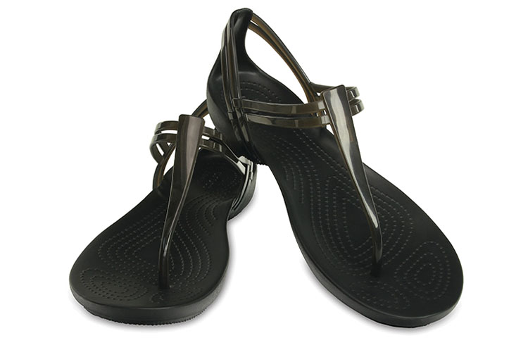 Shop Crocs Isabella T-strap 戶外運動 潮流運動涼鞋 女款 黑色