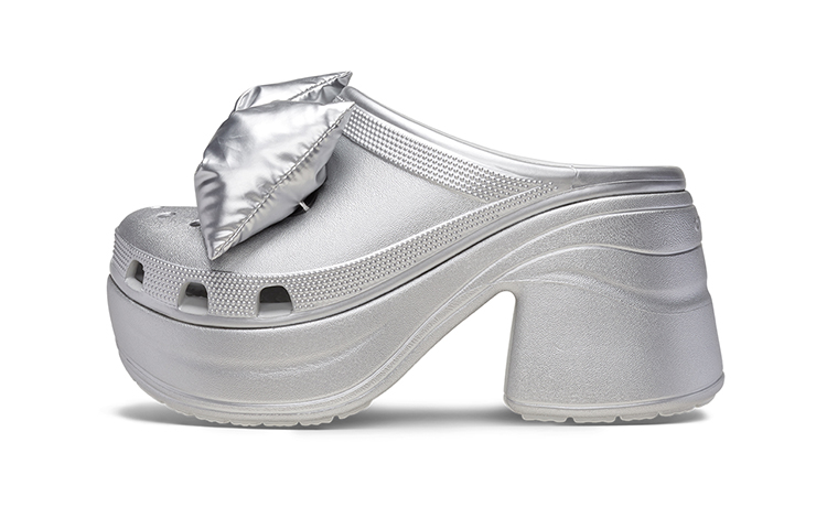 (Women) Crocs Metallic Silver Bowknot Breathable Clogs. 210050-0P1