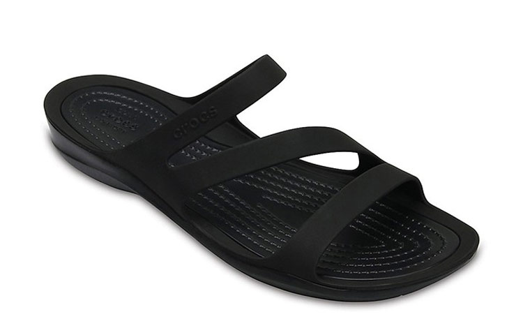 Lookbook (W) Crocs Swiftwater Sandal 'Hitam' 203998-060