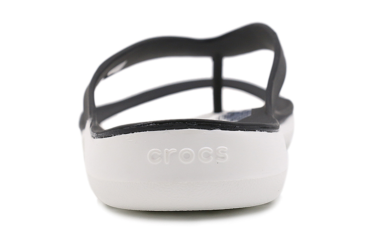 Lookbook Crocs Swiftwater 休閒舒適人字拖鞋 女款 黑色