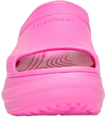 巴黎世家時尚女款粉紅色泳池Crocs拖鞋 Lookbook 巴黎世家時尚女款粉紅色泳池Crocs拖鞋