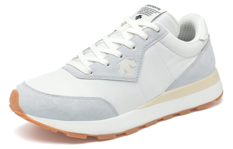 Lookbook (W) DESCENTE Chron ''Blanc Confort Léger Décontracté'' D2332LSN23-WT
