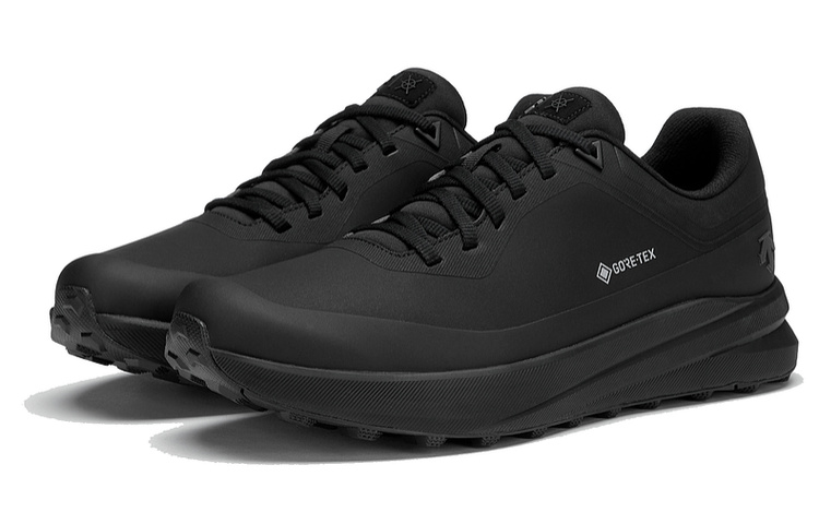 Lookbook (W) DESCENTE Dualis 'Urban Commuter Hitam' Sneakers Pria D3432LCR23-BK-1