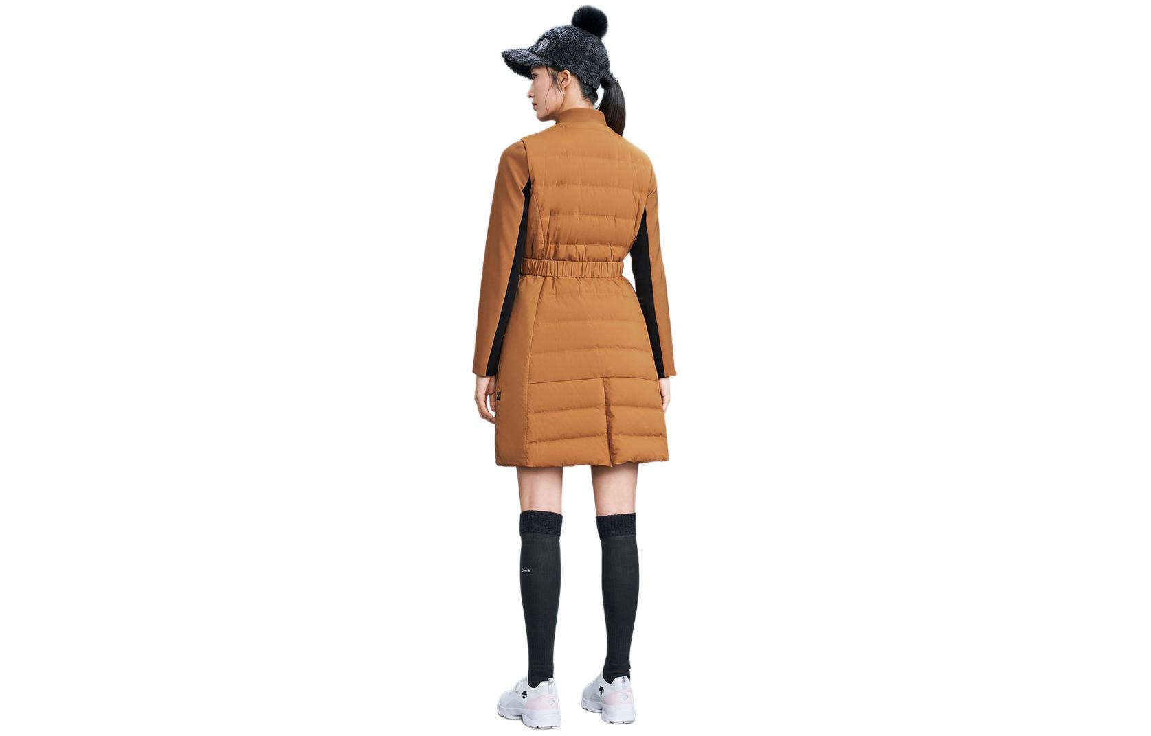 Lookbook (Women) DESCENTE PRO  Golf Slim Fit Two-Piece Set with Down Jacket - Solid Color G343WPDJN1