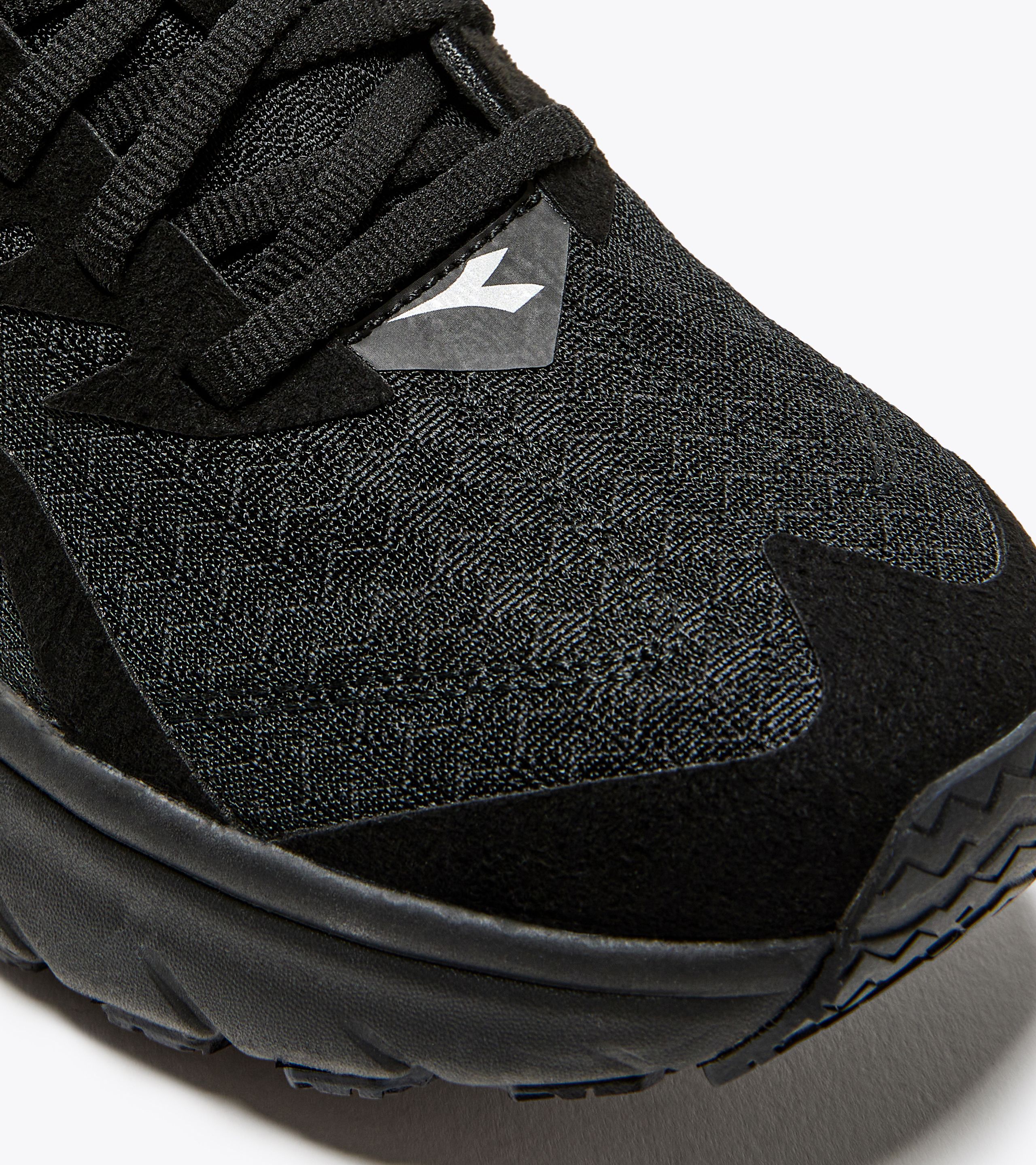 Lookbook (W) Diadora EQUIPE NUCLEO 女款运动鞋 101.179095_C0200