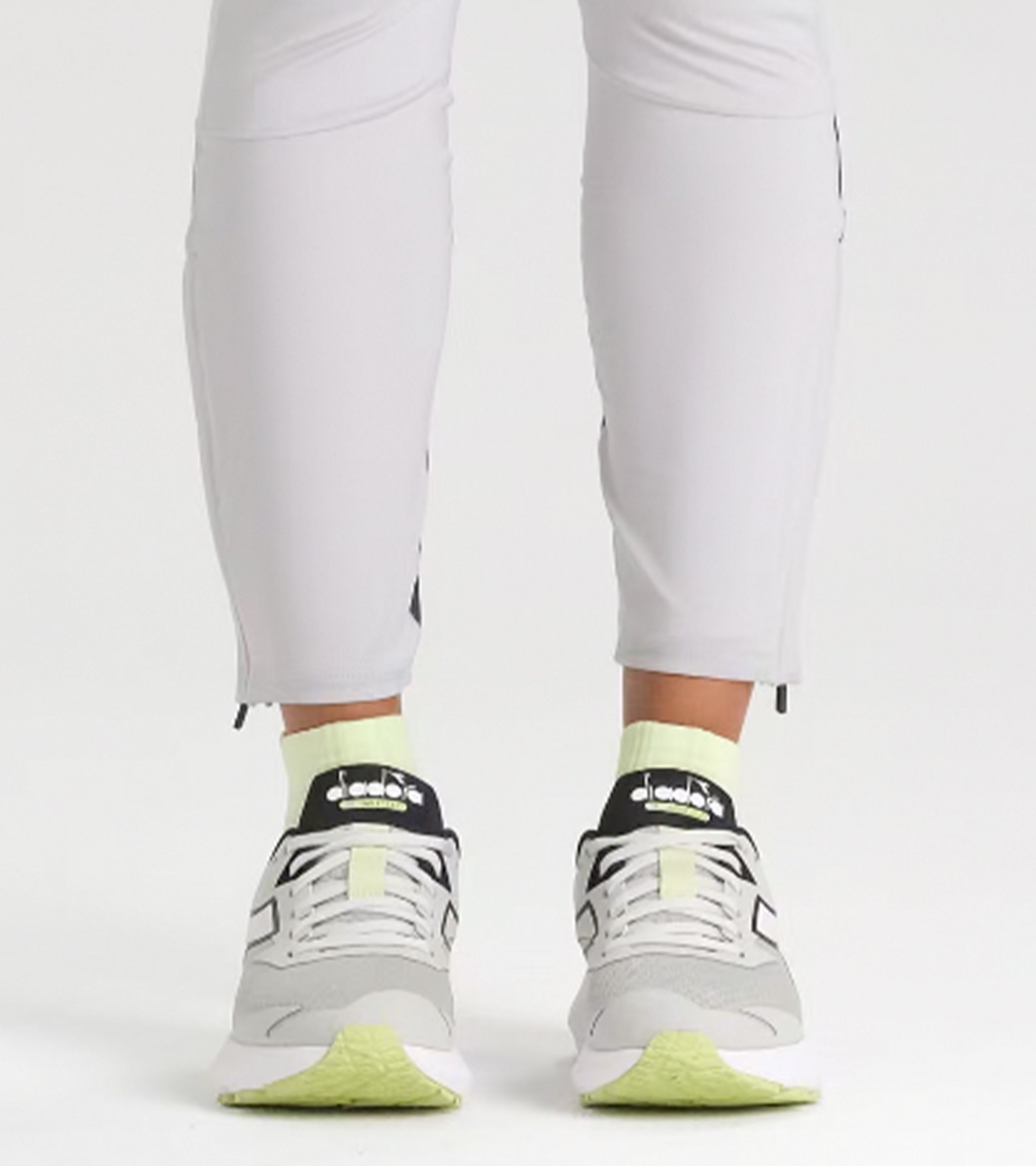 Order (W) Diadora MYTHOS BLUSHIELD VIGORE 3 女款跑鞋 101.180679_C3662