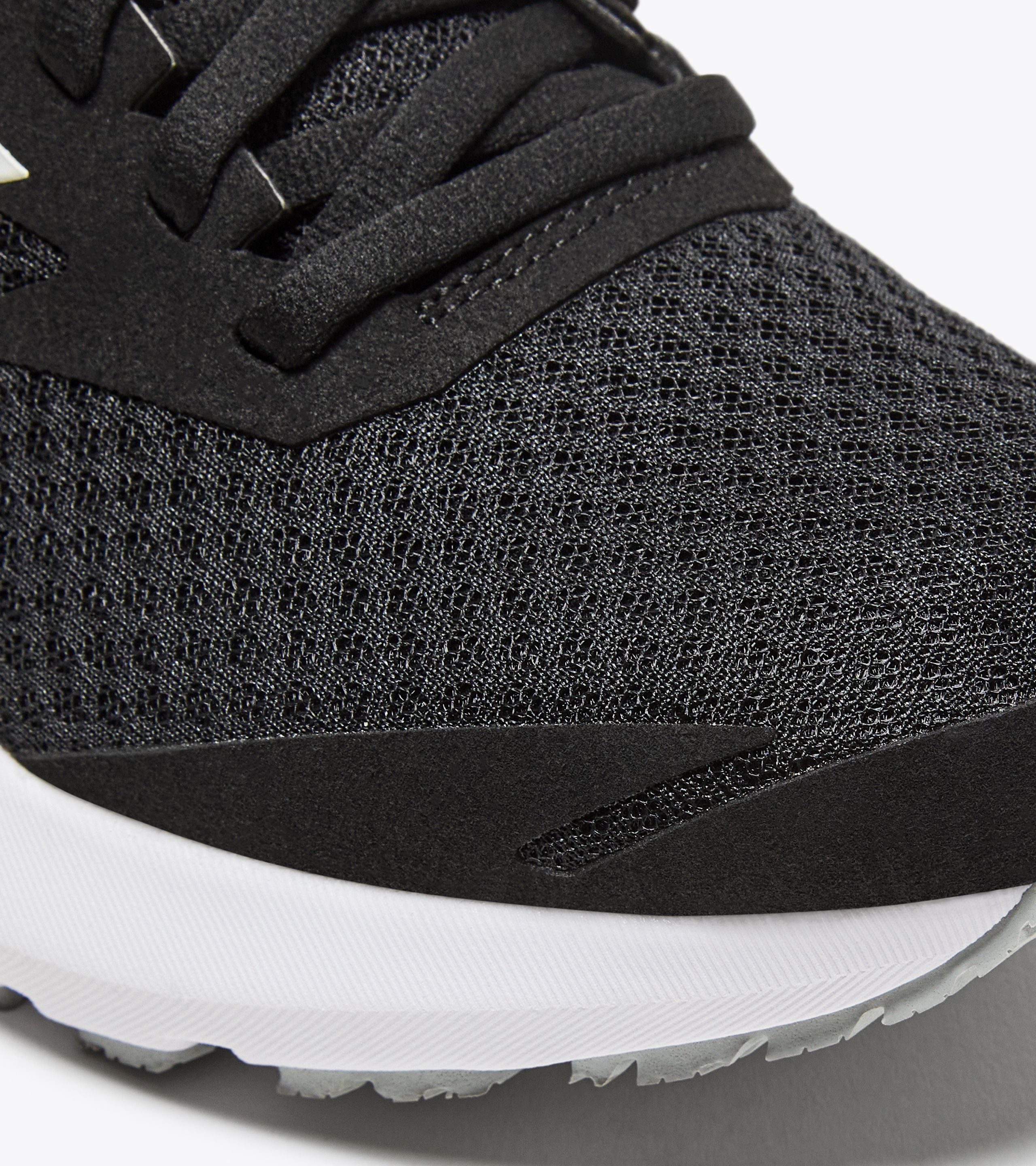 Lookbook (W) Diadora MYTHOS BLUSHIELD VIGORE 3 女鞋 101.180679_C7406