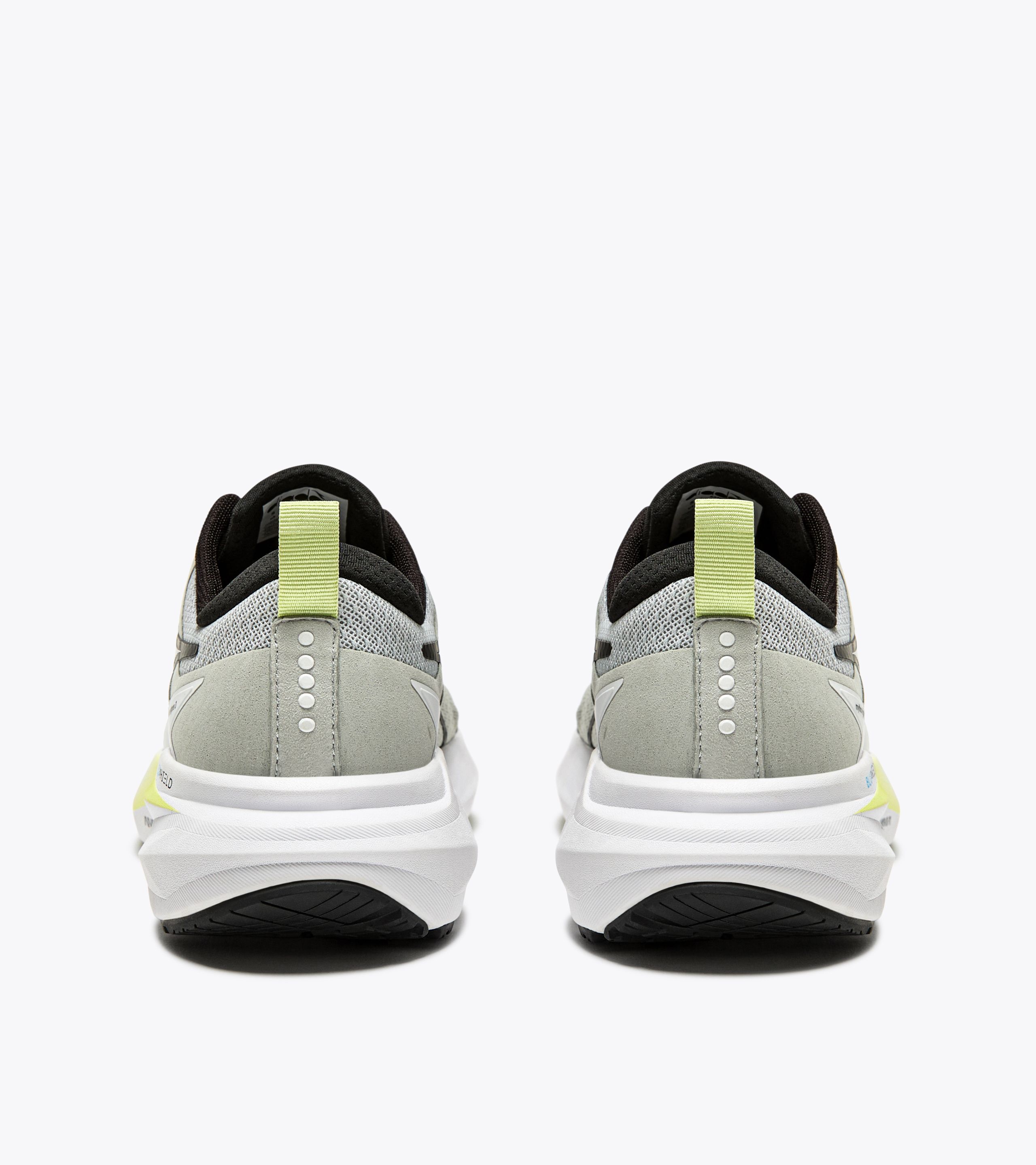 Shop (W) Diadora MYTHOS BLUSHIELD VIGORE 3 女款跑鞋 101.180679_C3662