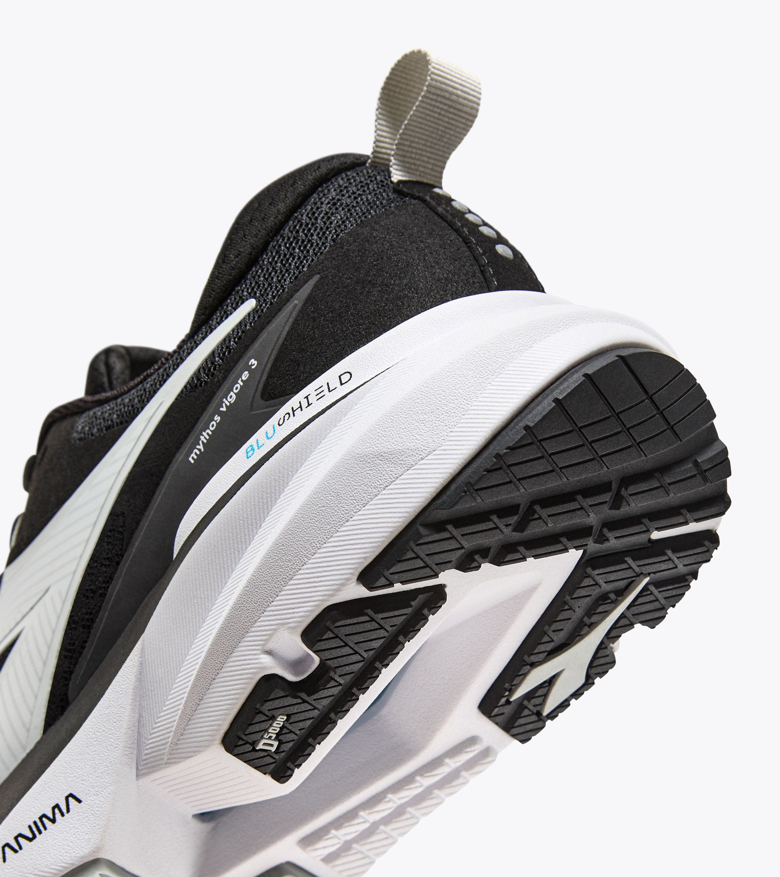 Shop (W) Diadora MYTHOS BLUSHIELD VIGORE 3 女鞋 101.180679_C7406