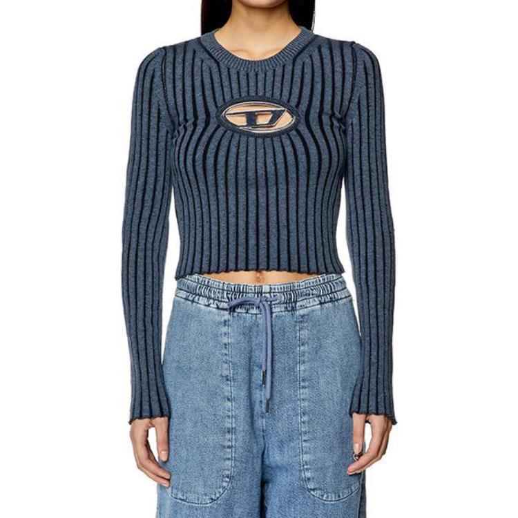 Lookbook (W) DIESEL FW23 Biru Baju Cotton Knit dengan Logo Besi. A057680GFAB-81E